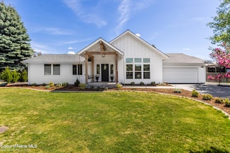 7432 N Davenport St, Dalton Gardens, ID 83815