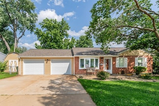 4300 Saint Dominic Ln, Saint Ann, MO 63074
