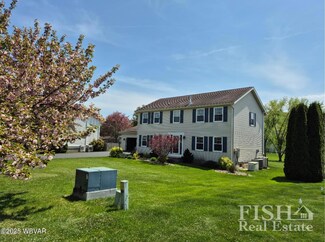 6 James St, Mill Hall, PA 17751