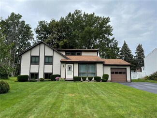 21 Thistlewood Ln, Spencerport, NY 14559