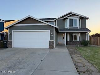 216 N Chinook St, Moxee, WA 98936