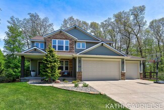 13360 Red Leaf Ct, Nunica, MI 49448