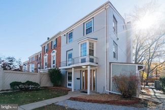 4339 Cedarlake Ct, Alexandria, VA 22309