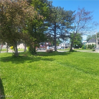 906 E Erie Ave, Lorain, OH 44052