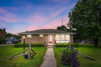 345 W Jeffery St, Kankakee, IL 60901