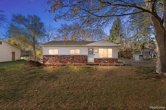4775 Halberd St, Commerce Township, MI 48382