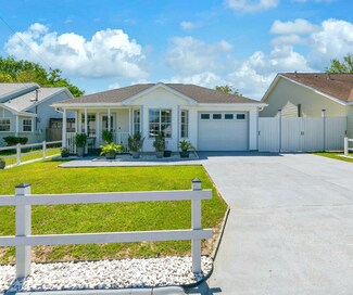 420 Apple Dr, Crestview, FL 32536