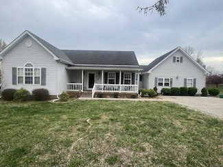 288 Fox Run Ln, Lafayette, TN 37083
