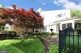 11308 Full Cry Ct, Oakton, VA 22124