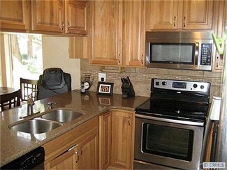 21313 Norwalk Blvd Unit 136, Hawaiian Gardens, CA 90716