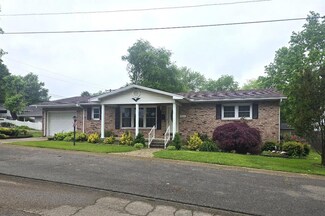 504 S Catalpa St, Dexter, MO 63841