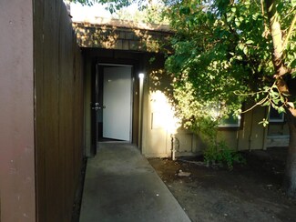 5181 E Olive Ave Unit 115, Fresno, CA 93727
