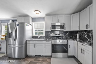 813 North St, Jackson Township, NJ 08527