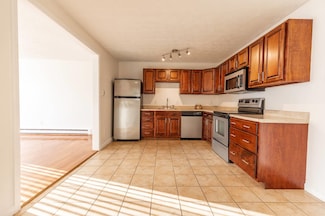 39 Old Hackett Hill Rd Unit 3F, Manchester, NH 03102