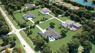 2 Logan Blvd N, Naples, FL 34119