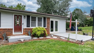 1691 Hill River Rd, Hiddenite, NC 28636