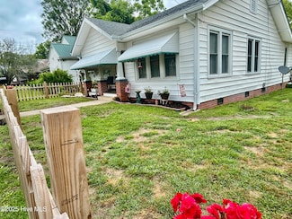 503 S Haughton St, Williamston, NC 27892