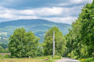000 Jefferson Hill Rd, Newbury, VT 05051