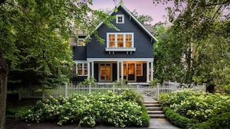 2820 W Lake of the Isles Pkwy, Minneapolis, MN 55416
