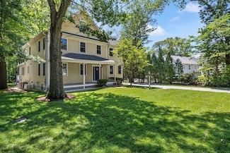 245 East St, Lexington, MA 02420