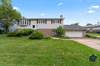 9013 W 91st Place, Hickory Hills, IL 60457