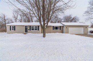 4480 Willow Run Dr, Beavercreek, OH 45430