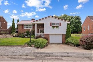 2734 Van Buren Dr, New Kensington, PA 15068