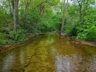 000 Cravens Rd, Mansfield, MO 65704
