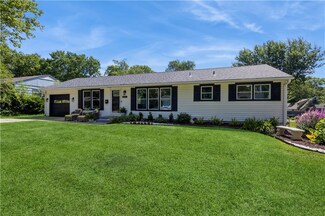 9017 Hemlock Dr, Overland Park, KS 66212