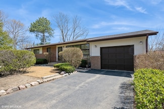 519 S Bennett Ave, Palatine, IL 60067