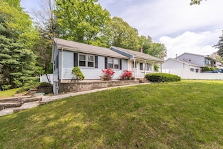 896 Montgomery St, Chicopee, MA 01013