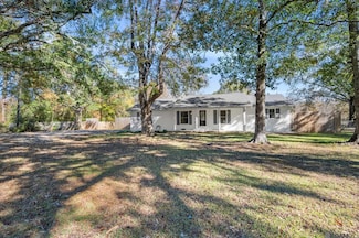 10466 Blackwater Rd, Baker, LA 70714