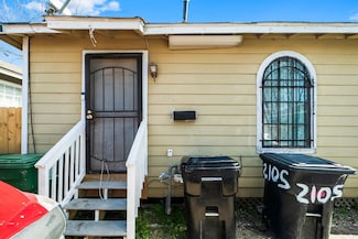 2105 Russell St, Houston, TX 77026