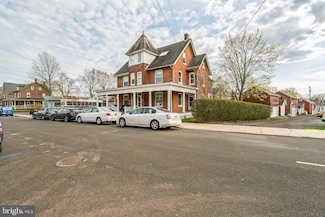 412 W Market St, Perkasie, PA 18944