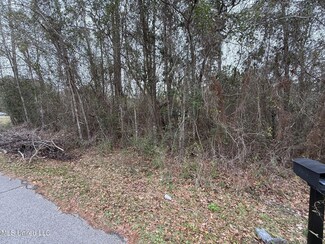 10739 Lilinoe Way, Diamondhead, MS 39525