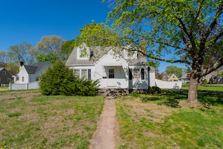 64 Foxcroft Dr, Manchester, CT 06040