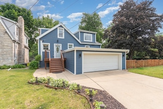 1237 Fox River Dr, Algonquin, IL 60102
