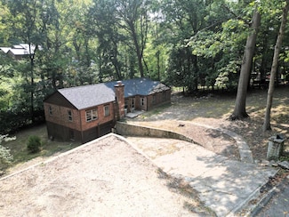 6 Barnes Place, Charleston, WV 25314