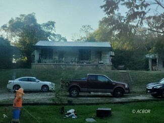 105 Compliment St, Coal Grove, OH 45638