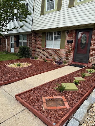 840 N Grosvenor Ct, Virginia Beach, VA 23462