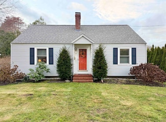 78 Dearborn Ave, Hampton, NH 03842