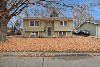 1008 S 8th Ave E, Newton, IA 50208