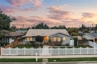 23642 Oxnard St, Woodland Hills, CA 91367