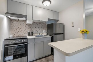 57 Sylvan St Unit 4B, Danvers, MA 01923