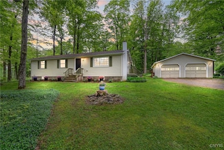 7516 Friendly Ln, Tully, NY 13159
