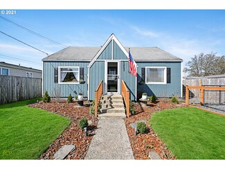 52597 NE 3rd St, Scappoose, OR 97056