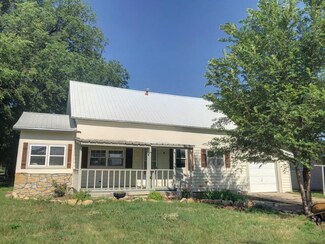 841 S Elm St, Garnett, KS 66032