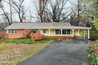 383 East Dr, Oak Ridge, TN 37830