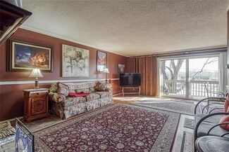 8708 Metcalf Ave Unit 107, Overland Park, KS 66212
