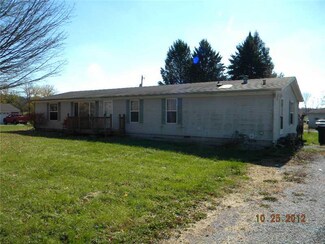 407 E Center St, Carthage, IN 46115